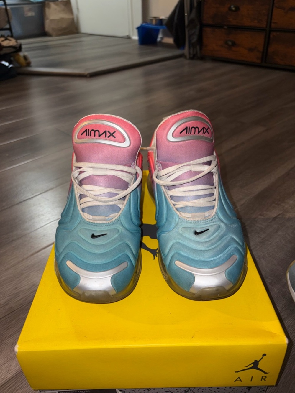 Nike Air Max 720 pink sea  Gradient Pink & Blue Sneakers